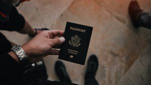 Aturan Terbaru Mengenai Masa Berlaku Paspor dan Izin Tinggal Orang Asing di Indonesia