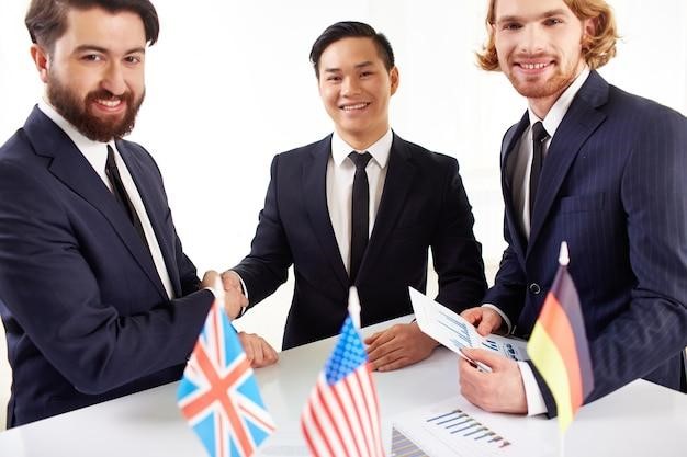 Ketentuan Hukum Pendirian Kantor Perwakilan Perusahaan Perdagangan Asing (KP3A) Ketentuan Hukum Pendirian Kantor Perwakilan Perusahaan Perdagangan Asing (KP3A)