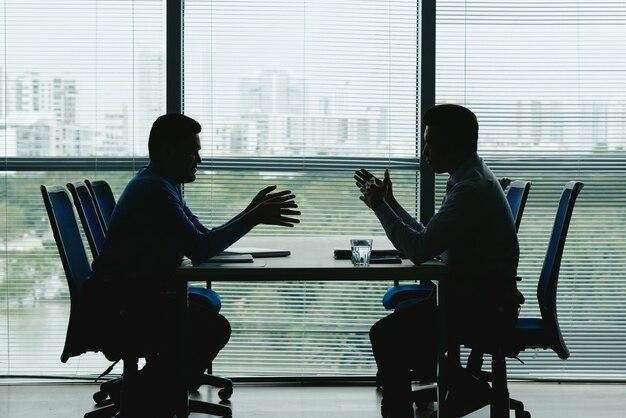 Memahami Negosiasi Sebagai Upaya Alternatif Penyelesaian Sengketa Bisnis