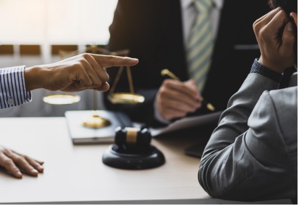 Klausula Arbitrase dalam Perjanjian Bisnis